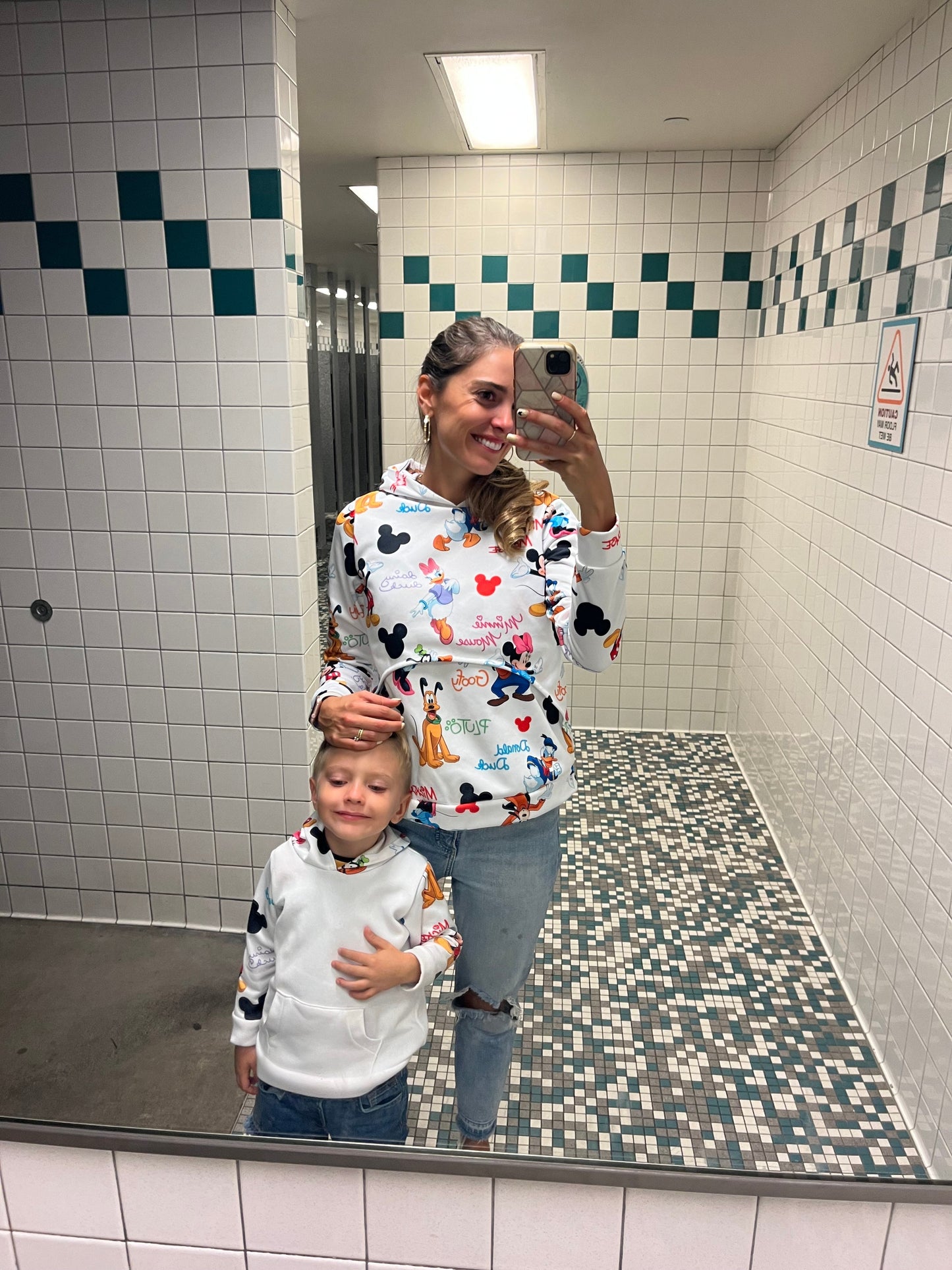 Matching sudaderas familia