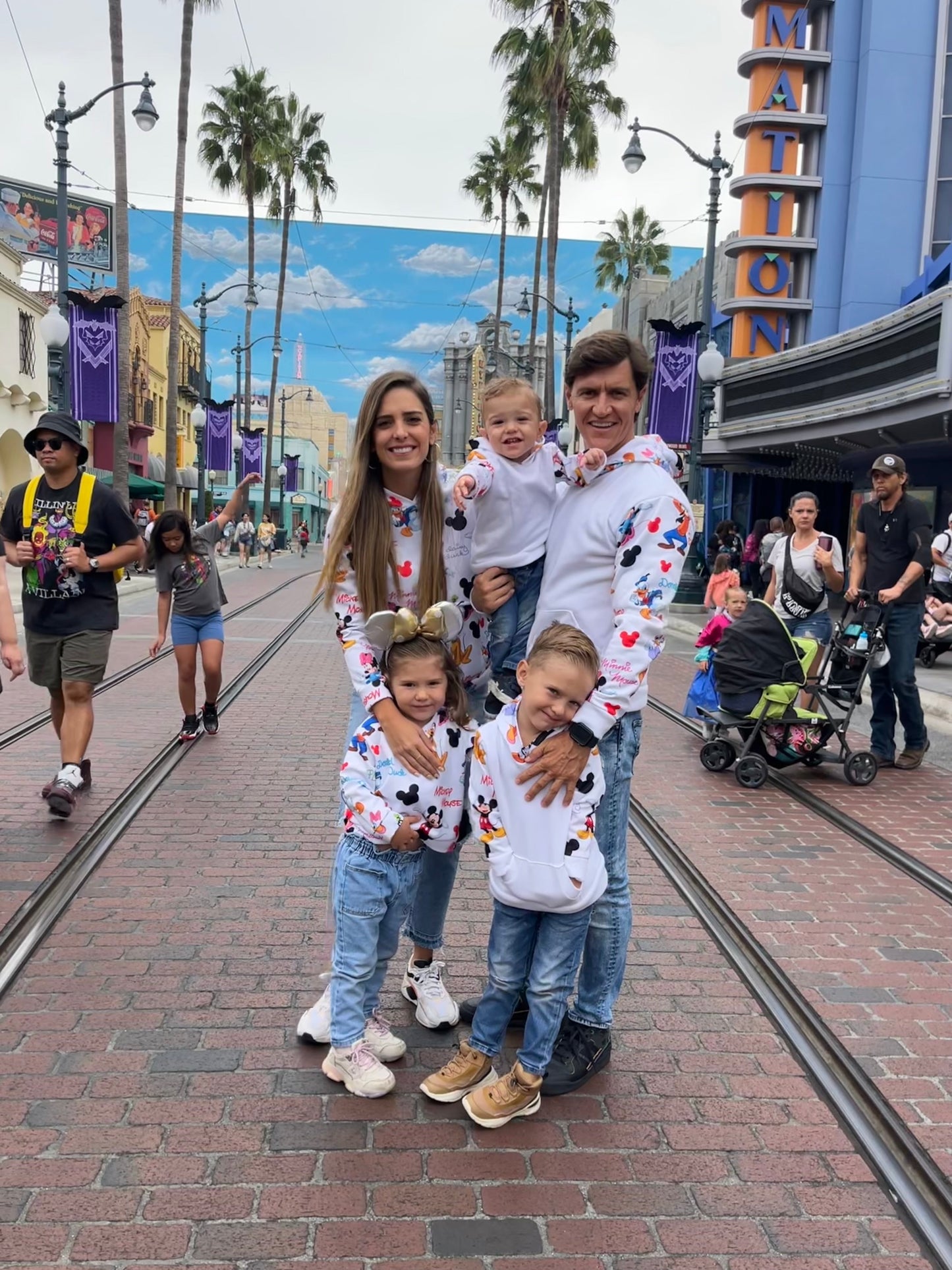 Matching sudaderas familia