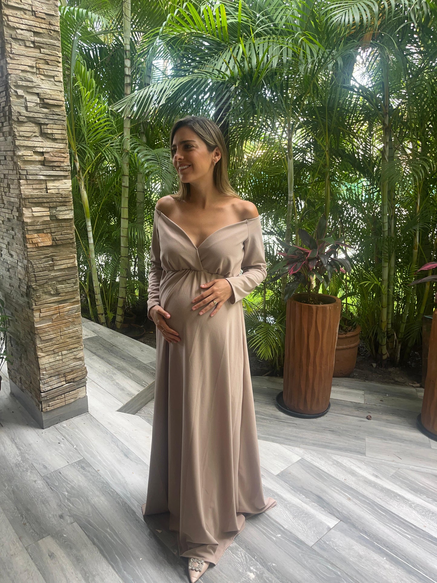 Vestido de maternidad sesión Alberta beige