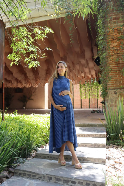 Vestido de maternidad Leslie, azul corrugado ondas