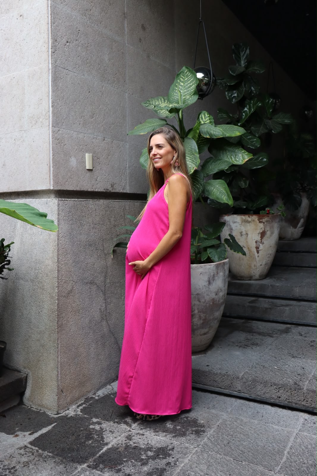 Vestido de maternidad Danusha, rosa barbie con textura y stretch